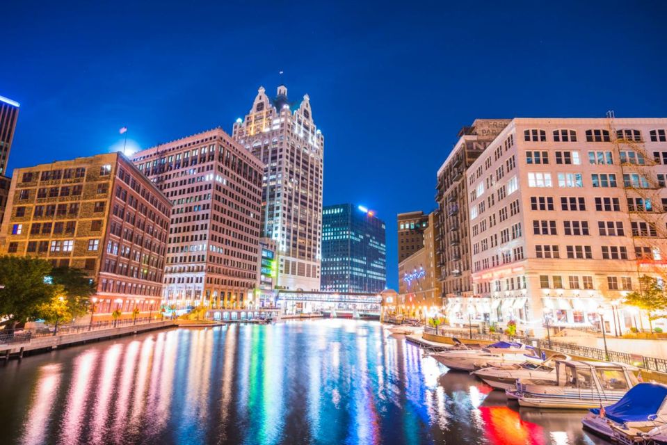 Milwaukee Magic: A Private Christmas Lights Tour - Key Points