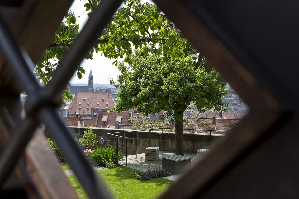 Nuremberg: Old Town Guided Walking Tour - Key Points