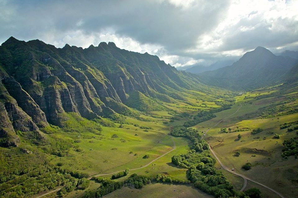 Oahu: Kualoa Movie Sites, Jungle, and Buffet Tour Package - Key Points