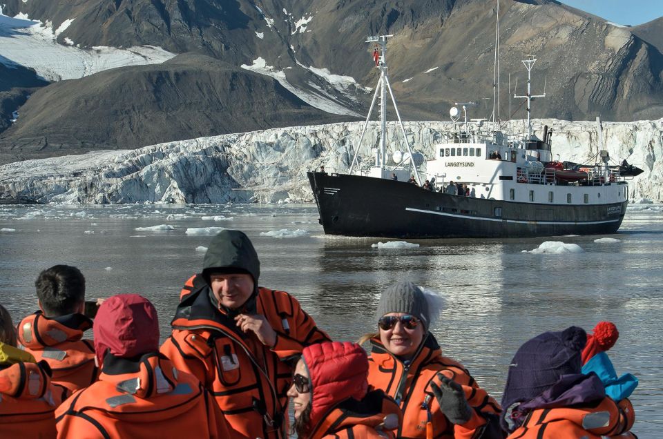 One-Day Trip to the Ghost Town of Pyramiden by Open Boat - Key Points