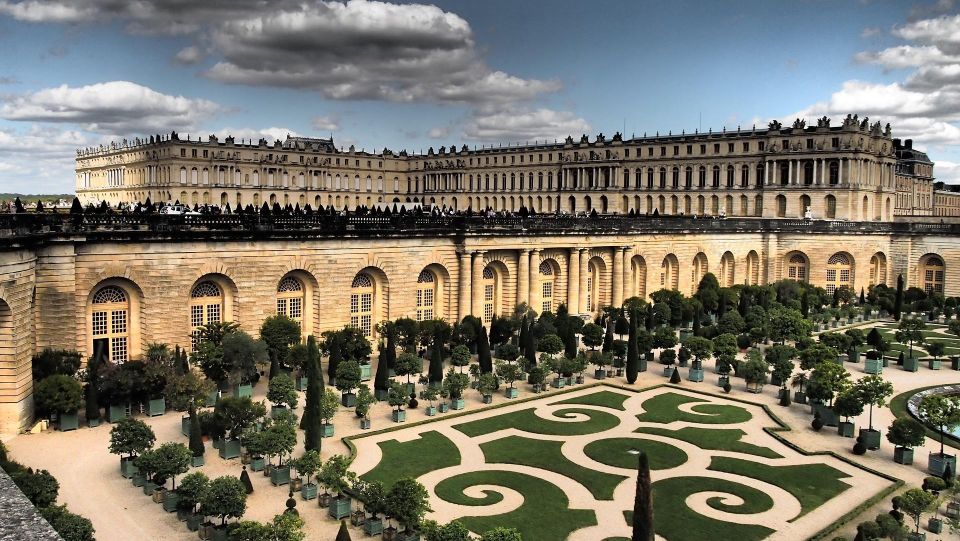 Paris: Private Van Transfer to Versailles - Key Points