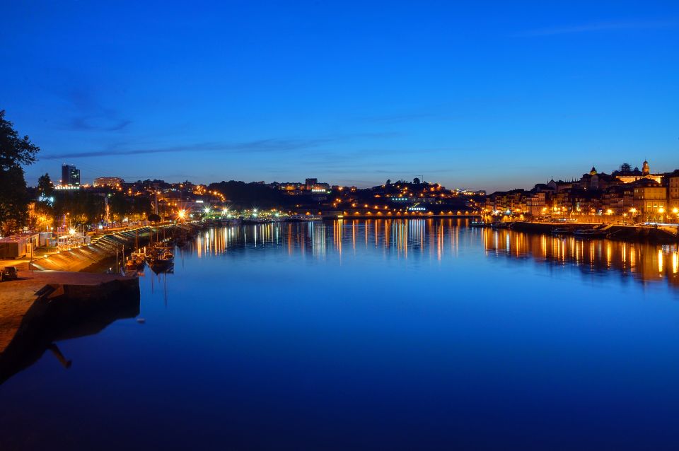 Porto: Fado Dinner Show and Night Tour | All Included - Key Points