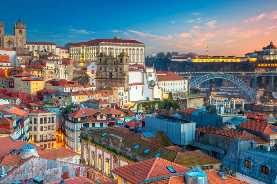 Porto: First Discovery Walk and Reading Walking Tour - Key Points