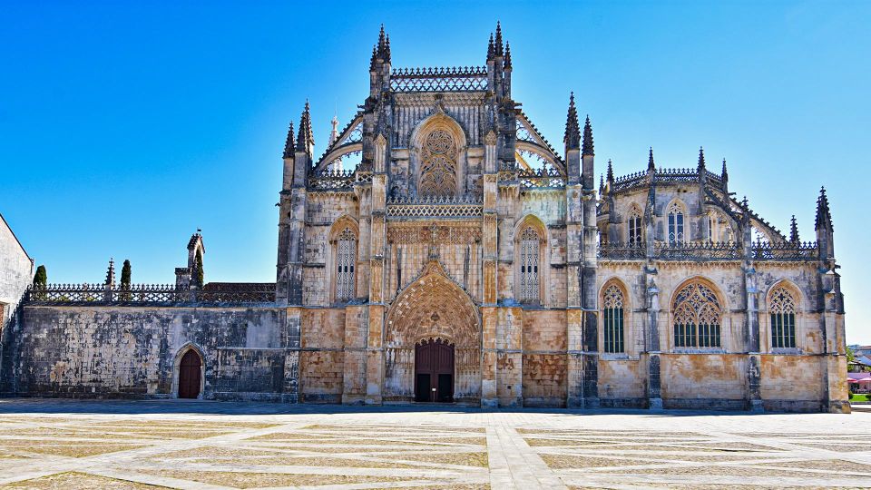 Porto to Lisbon Private Tour, Choose 2 or 3 Stops on the Way - Key Points