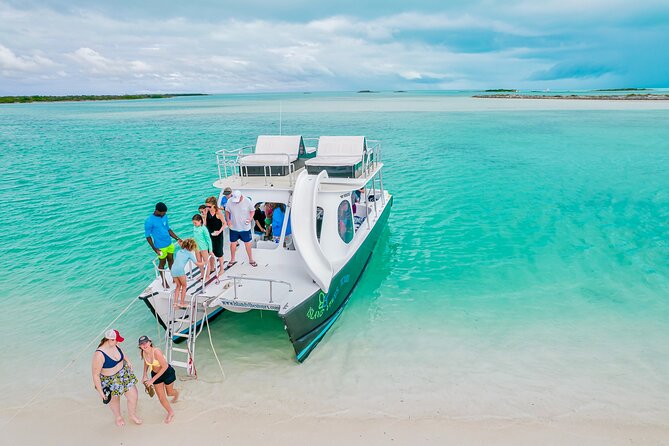 Private 4 Hour Power Catamaran Excursion in Grace Bay - Key Points