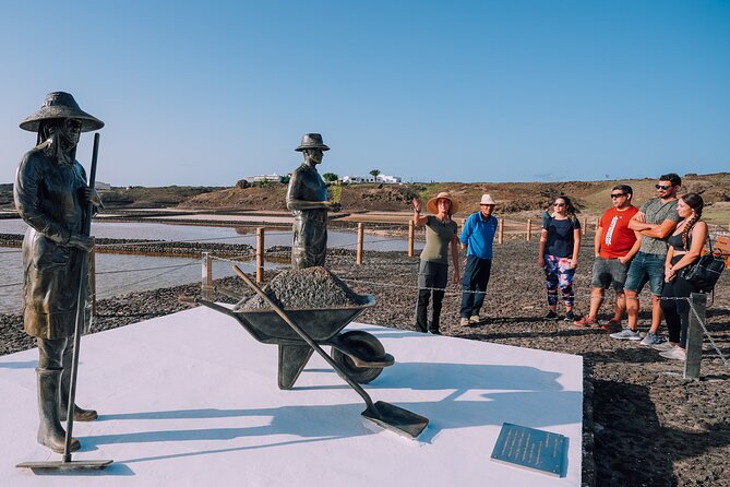 Private and Guided Tour to the Salinas De Janubio With Tasting - Key Points