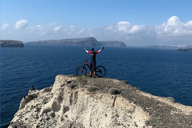 Private Electric Mountain Bike Experience and Tour in Santorini - Key Points