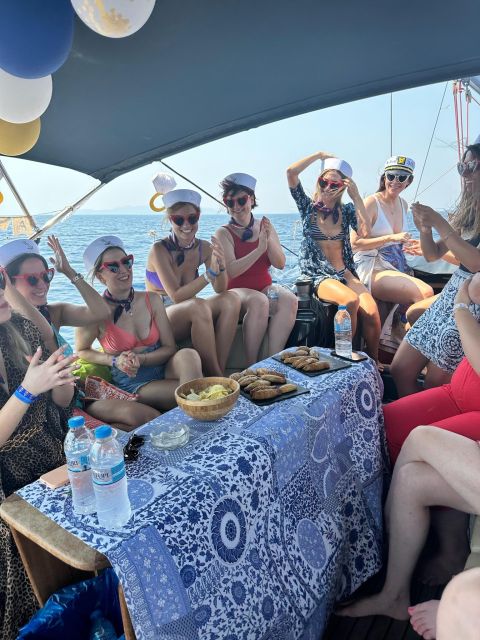 Private Foodies Delight: Greek Traditional Feast Onboard - Key Points