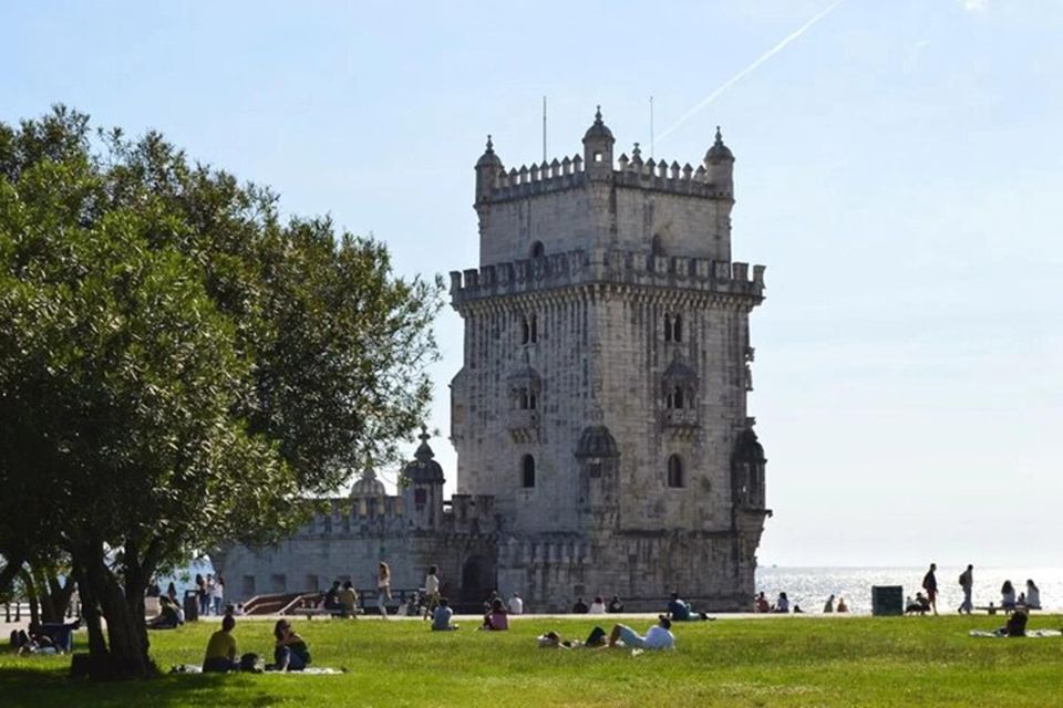 Private Full-Day Tour to Lisbon - Key Points