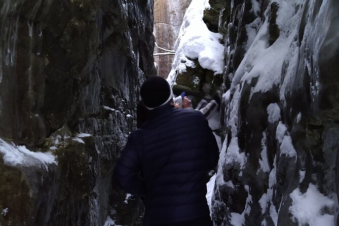 Private Singhampton Caves Snowshoe Tour Collingwood/Blue Mtn - Key Points