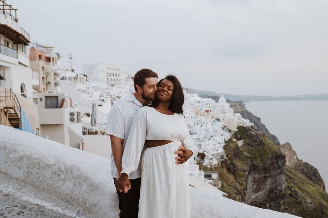 Private Vacation Photography Session With Local Photographer in Santorini - Key Points