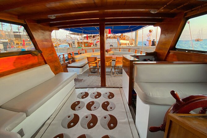 Private VIP Gulet Boat Tour With Lunch in Bodrum For 6 Hour - Key Points