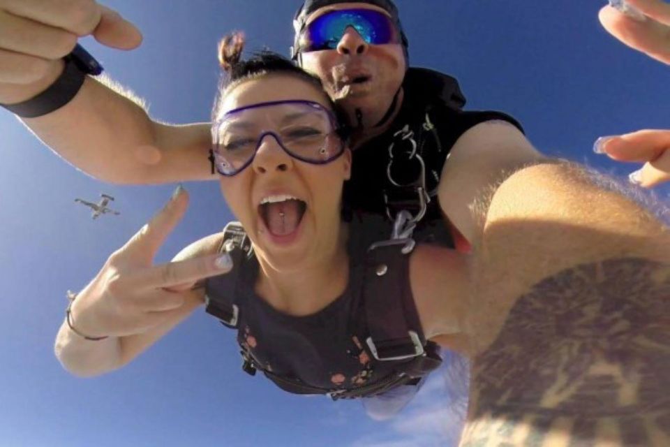 Radfeld: Thrilling Tandem Skydiving Adventure - Key Points