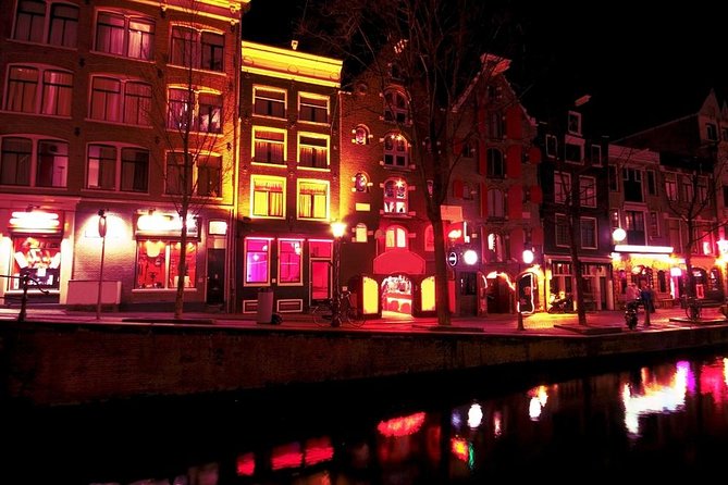 Red Light District Tour in Spanish Small Groups - Key Points