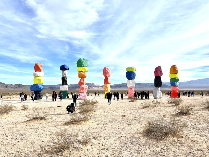 Red Rock Canyon Sign& Seven Magic Mountains Tour - Key Points