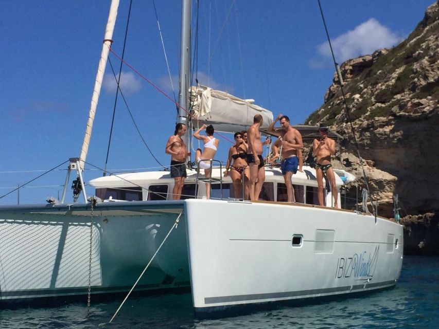 SAILING EXCURSION IN A PRIVATE CATAMARAN TO FORMENTERA - Key Points