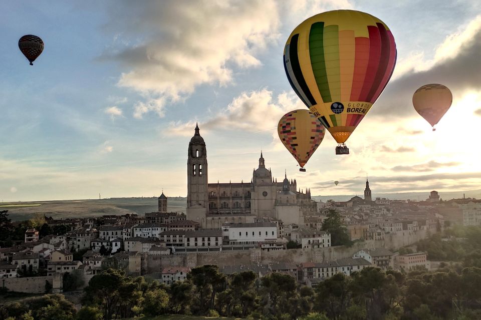 Segovia: Private Balloon Ride for 2 With Cava and Breakfast - Key Points