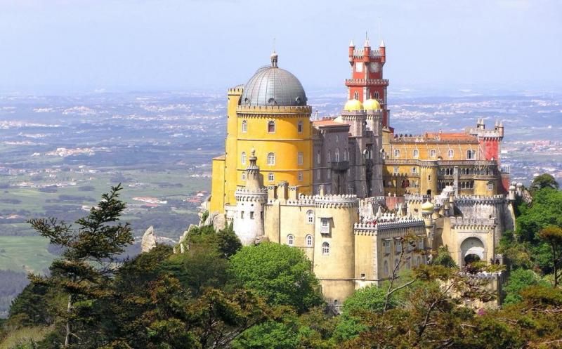 Sintra, Cabo Da Roca, Cascais and Estoril Private Tour - Exploring Sintra Village