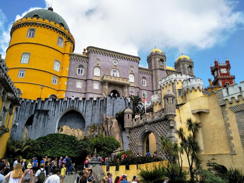 Sintra: Pena Palace, Moorish Castle, Cabo Da Roca, and Cascais - Key Points