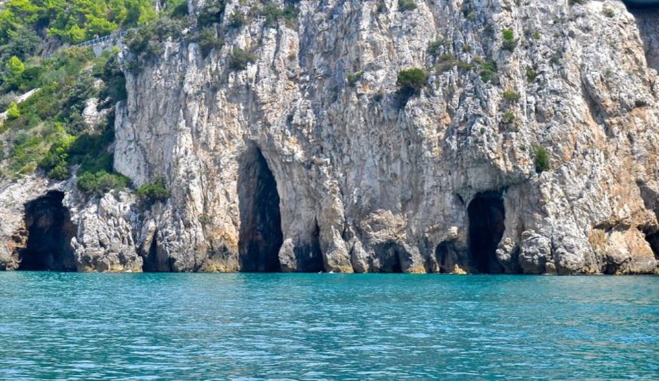 Sperlonga: Private Boat Tour to Gaeta With Pizza and Drinks - Key Points