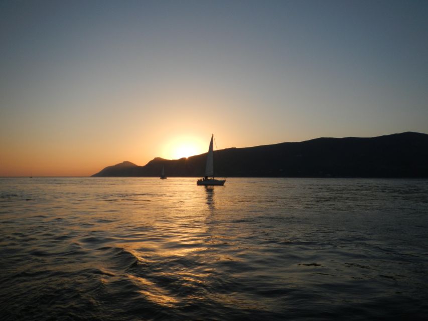 Sunset Sailing Boat in Setúbal - Key Points