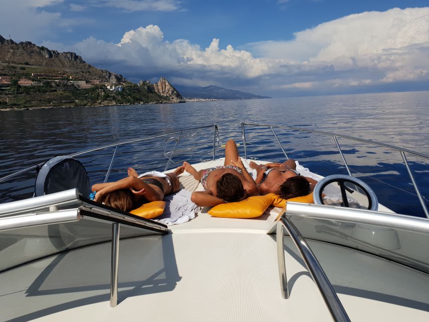 Taormina: Boat Tour of the Bay of Taormina, All Inclusive - Key Points