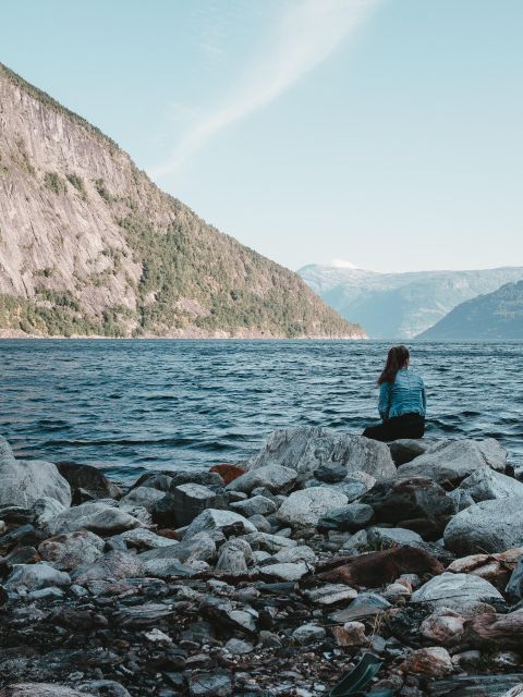 Tour to Hardanger Fjord, Including Coffee at a Historic Hotel. - Key Points