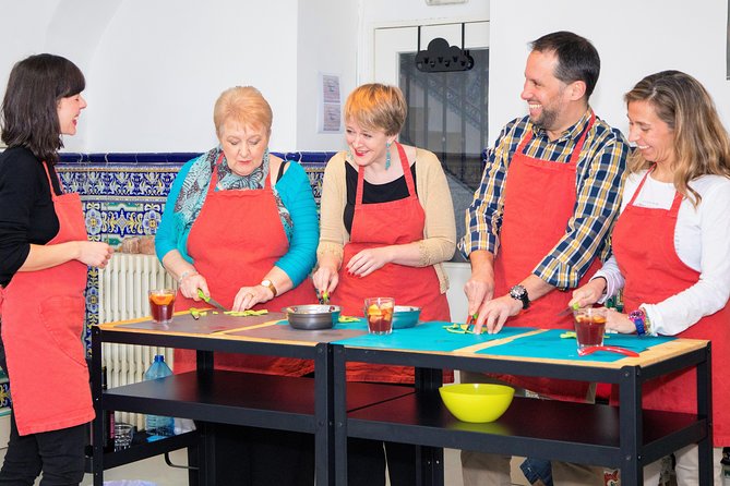 Traditional Paella & Tortilla & Sangría. Cooking Class - Key Points