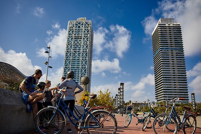 Unusual Visit of Barcelona by Bike (In English) - Key Points