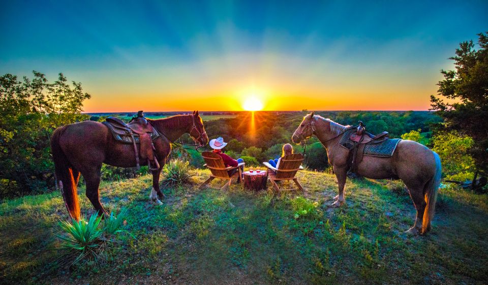 Waco: Sunset Horseback Ride - Key Points