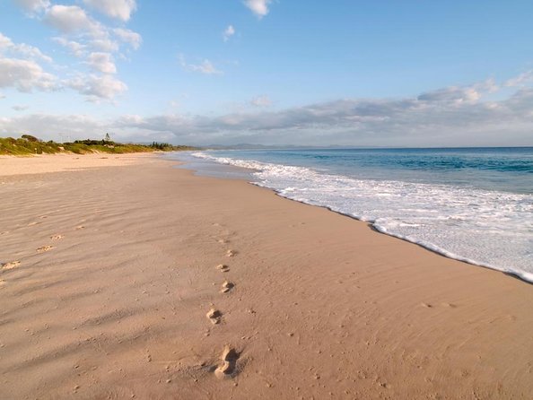 West Bay Sightseeing Tour Plus Seven Mile Beach Visit - Key Points