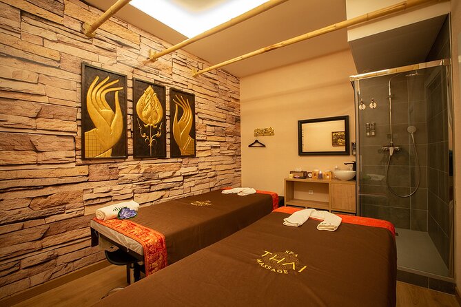 60 Min Couples MASSAGE to Choose and 30 Min Floral Bath THAI MASSAGE ALURA - Included Amenities