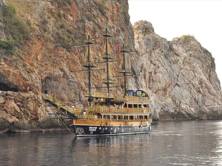 Alanya: Pirate Trip With Lunch And Unlimited Drinks Pirate Boat Tour Overview