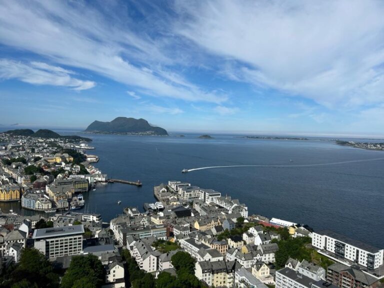 Ålesund: Giske And Godøy Islands Guided Sightseeing Tour Tour Overview