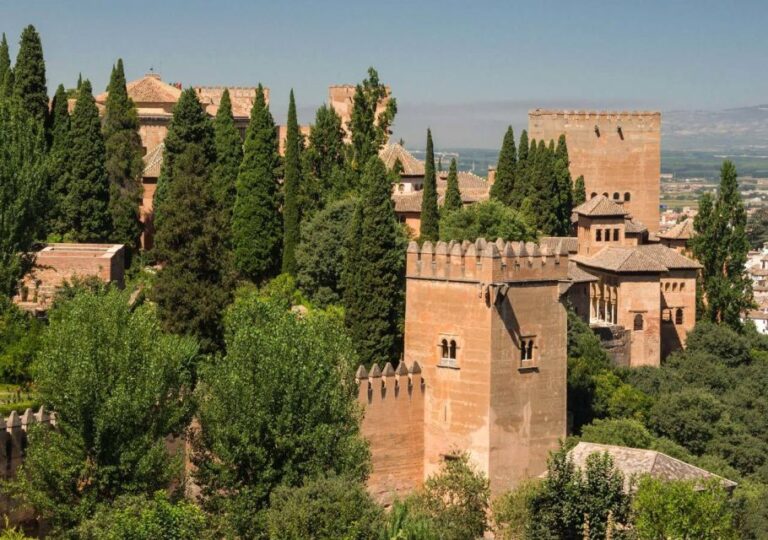 Alhambra & Generalife: Exclusive 3 Hour Private Tour Tour Overview