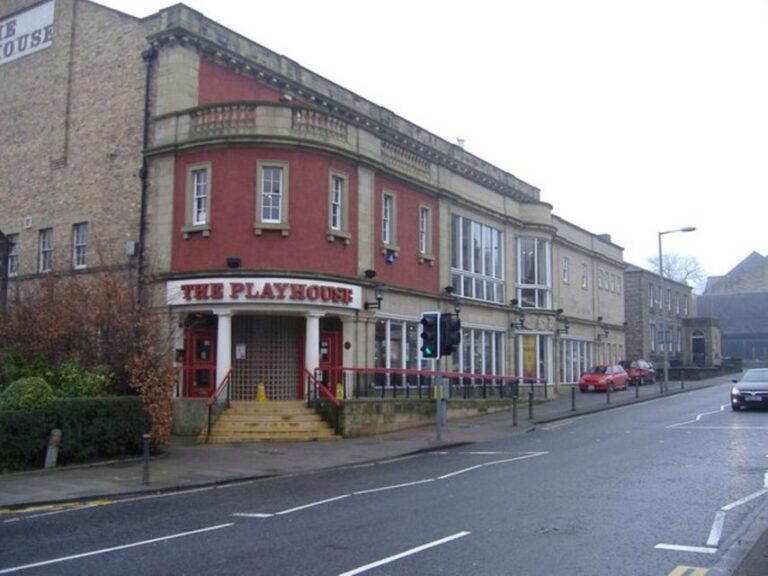 Alnwick: Self Guided Walking Tour With Audio Guide Overview Of The Tour