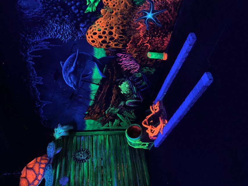 Amsterdam: 12-Hole Glow-in-the-Dark Mini-Golf Experience - Experience Overview