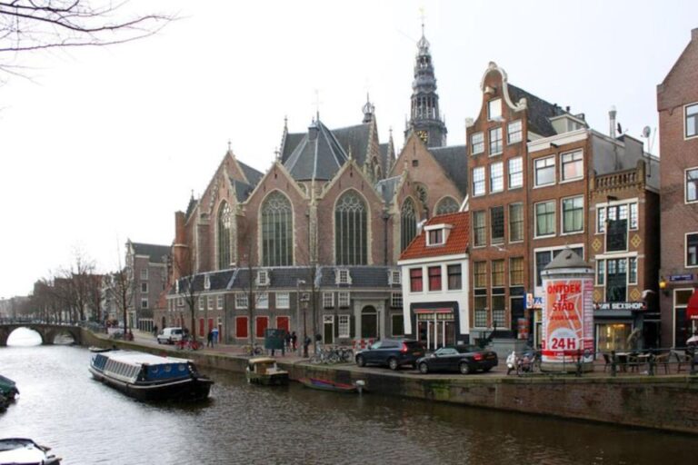 Amsterdam: Red Light District Self Guided Audio Tour Tour Overview