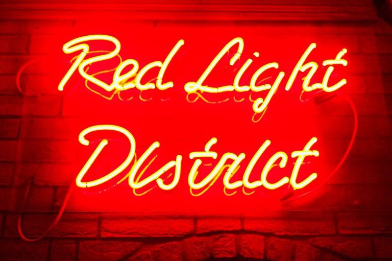 Amsterdam: Red Light District Walking Tour Tour Overview