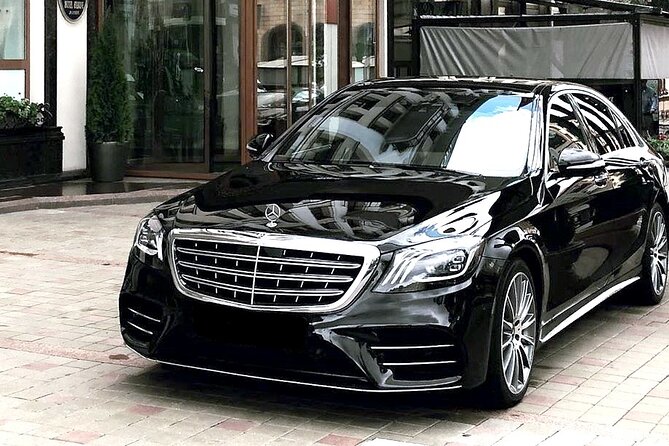 Arrival Private Transfer: Vancouver Airport Yvr To Vancouver In Luxury Car Service Details