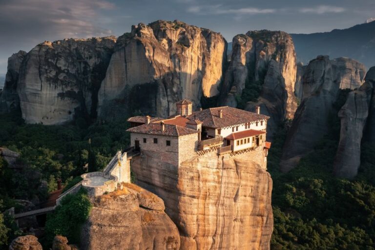 Athens: Meteora Day Trip In English/spanish & Optional Lunch Trip Overview And Pricing