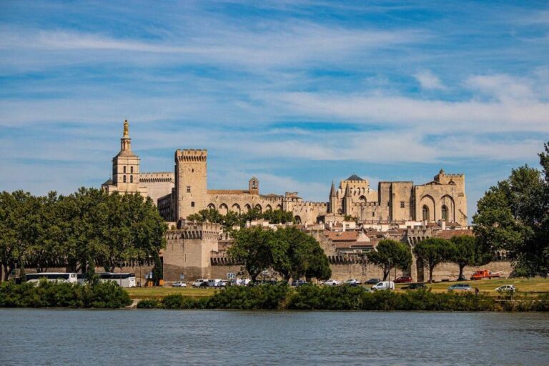 Avignon: Private Guided Walking Tour Enchanting Heart Of Avignon