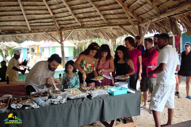 Bacardi Island (cayo Levantado) Day Pass Lunch And Beverages