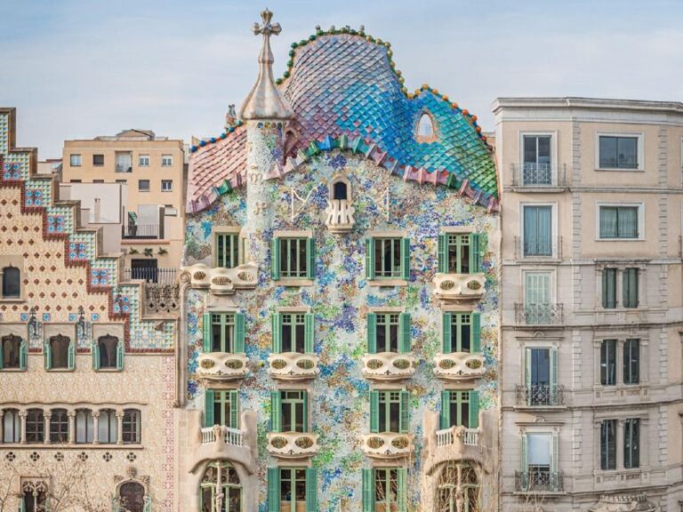 Barcelona: Fast Track Casa Batlló And La Pedrera Guided Tour Tour Overview