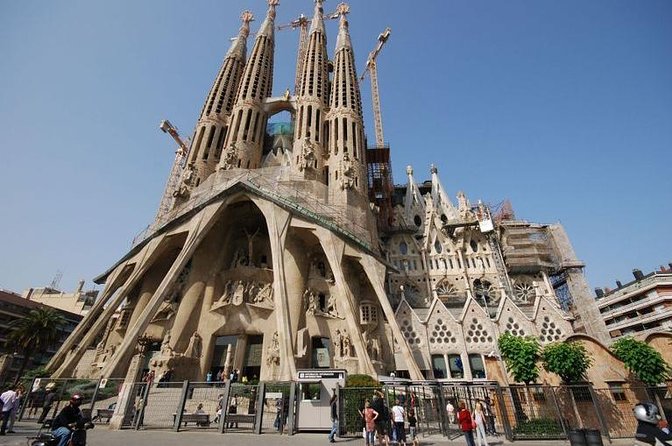 Barcelona Full-Day Sightseeing Private Tour - Tour Overview