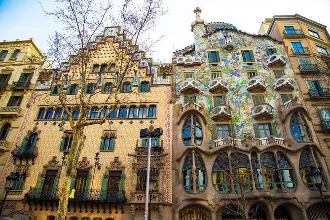 Barcelona Private Walking Tour Through The City Of Gaudi Discover Barcelonas Historic City Center