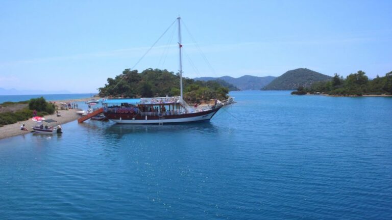 Bays And Islands Boat Trip W/lunch And Unlimited Drinks Phosphorus Cave Exploration