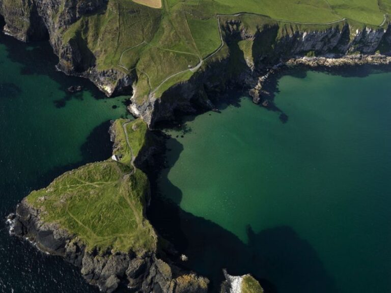 Belfast And Giants Causeway: 2 Day Guided Tour Tour Overview