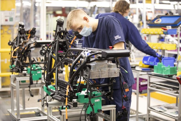 Berlin: Bmw Plant Guided Tour Overview Of The Bmw Motorbike Plant