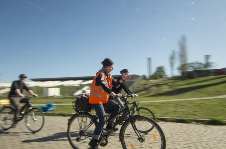 Berlin: Guided City Bike Tour Tour Overview